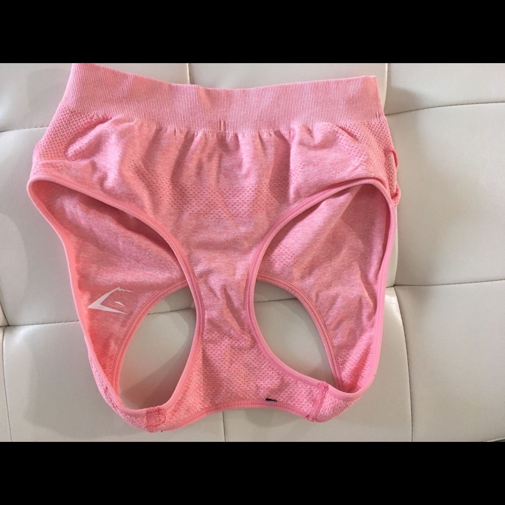 Gymashark sports bra size small